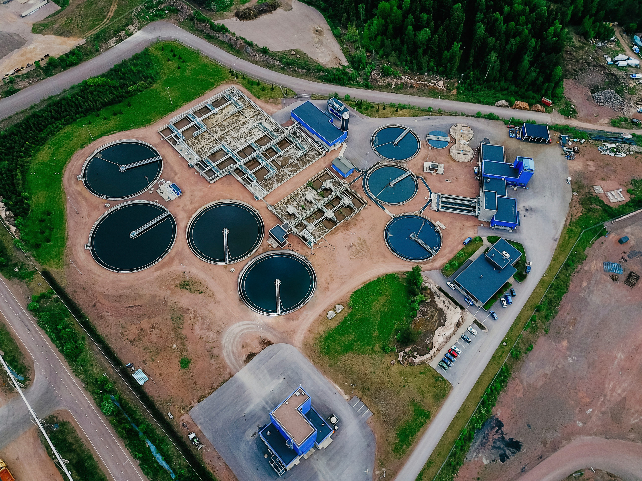 Mussalon jätevedenpuhdistamon 1200 m2 kiinteistöt lämpiävät jatkossa jäteveden hukkalämmöllä.